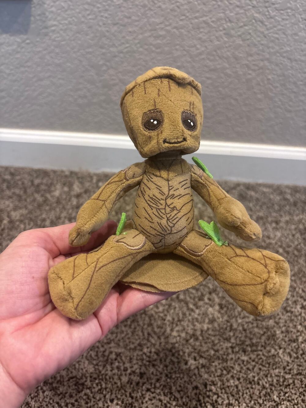 Disney Parks Marvel Baby Groot Magnetic Shoulder Pal
